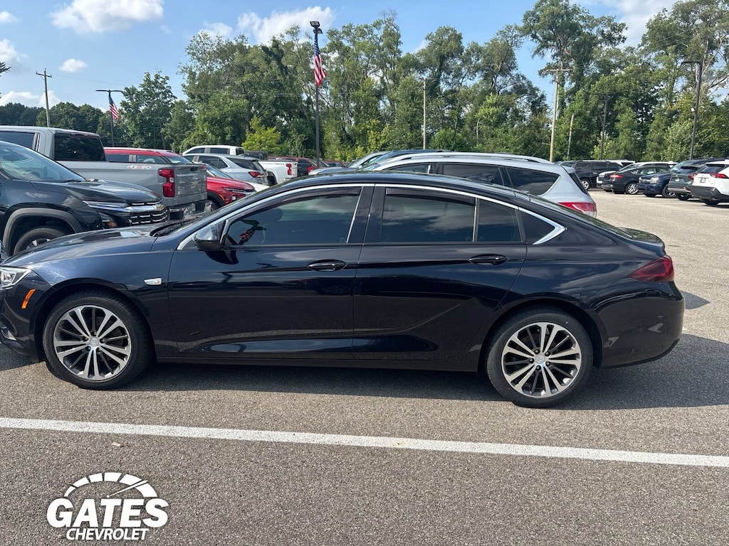 Used 2018 Buick Regal Sportback Essence Car