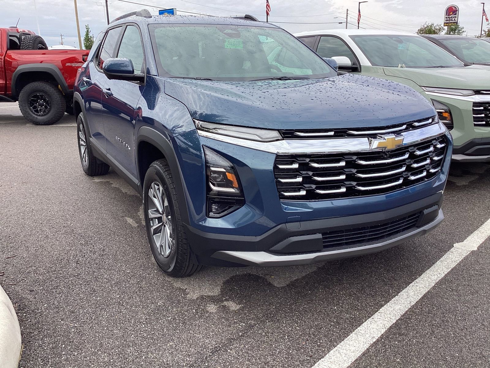 2026 Chevrolet Equinox LT photo 2