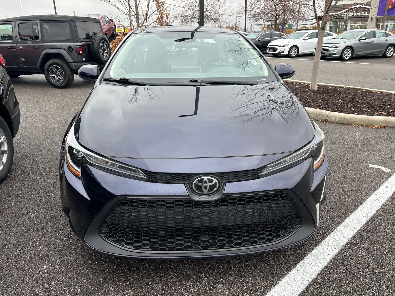 2021 Toyota Corolla LE photo 2