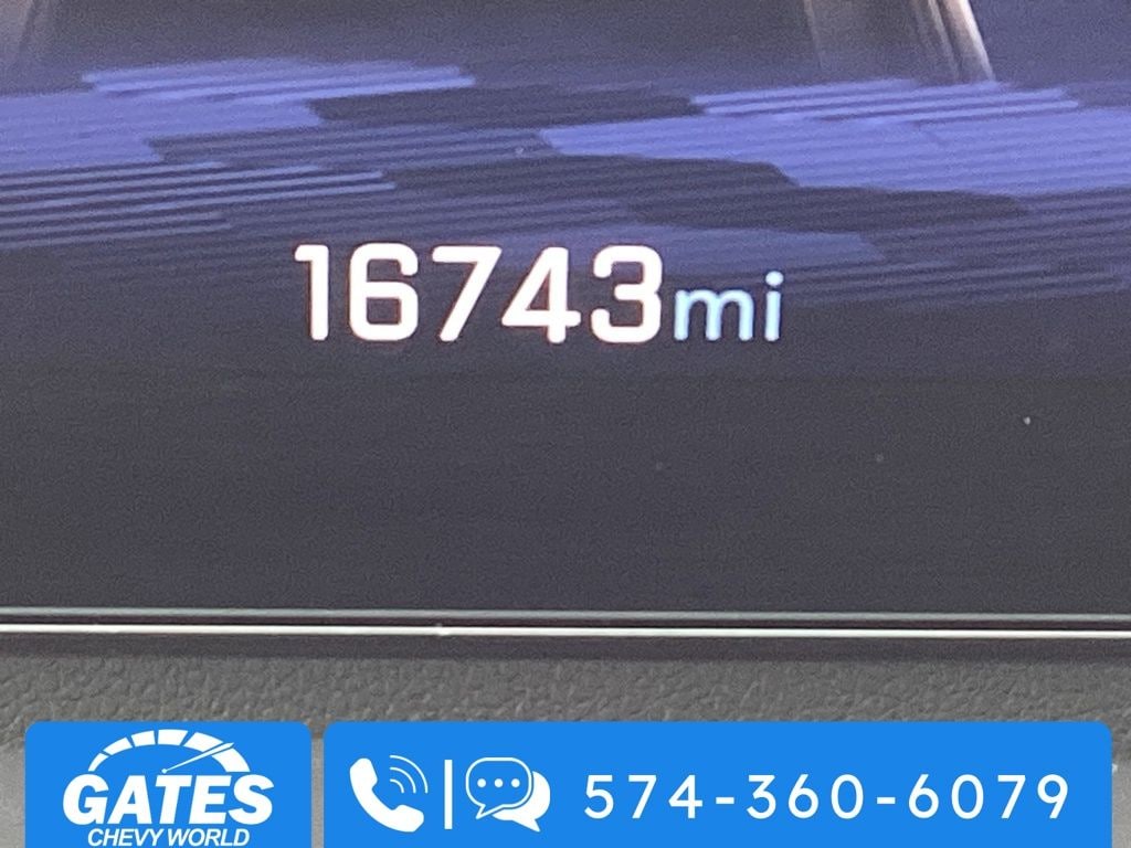 Used 2024 Chevrolet Traverse LT SUV