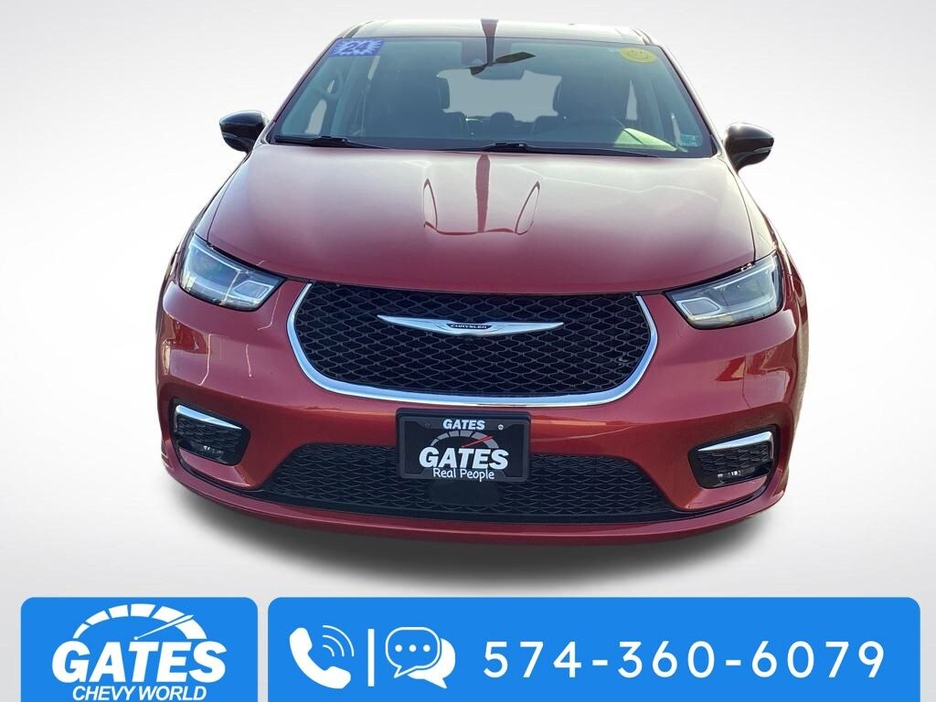 Used 2024 Chrysler Pacifica Touring L Minivan/Van