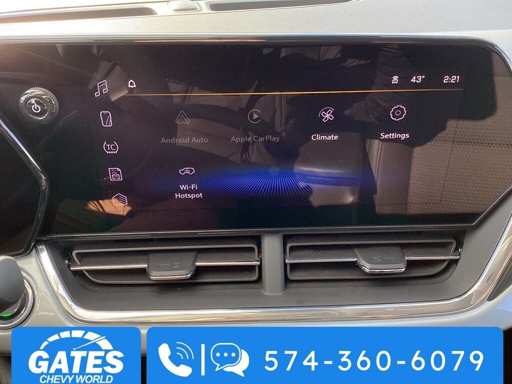 Used 2025 Chevrolet Trax LT SUV