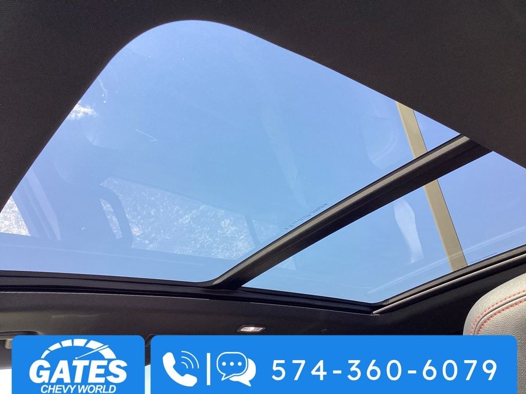 Used 2025 Chevrolet Traverse RS SUV