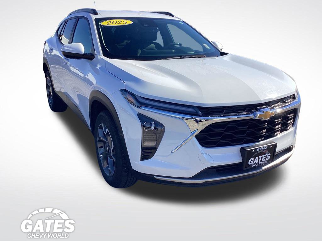 Used 2025 Chevrolet Trax LT SUV