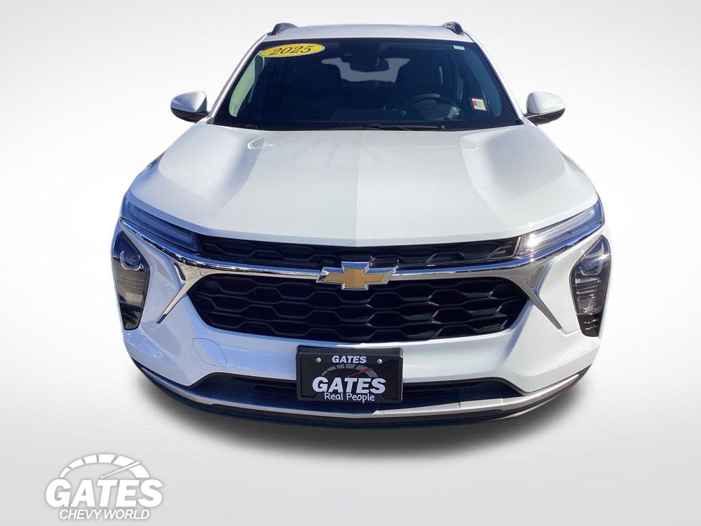 Used 2025 Chevrolet Trax LT SUV