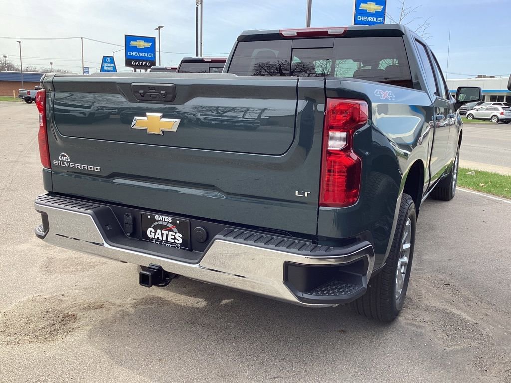 2025 Chevrolet Silverado 1500 LT photo 4