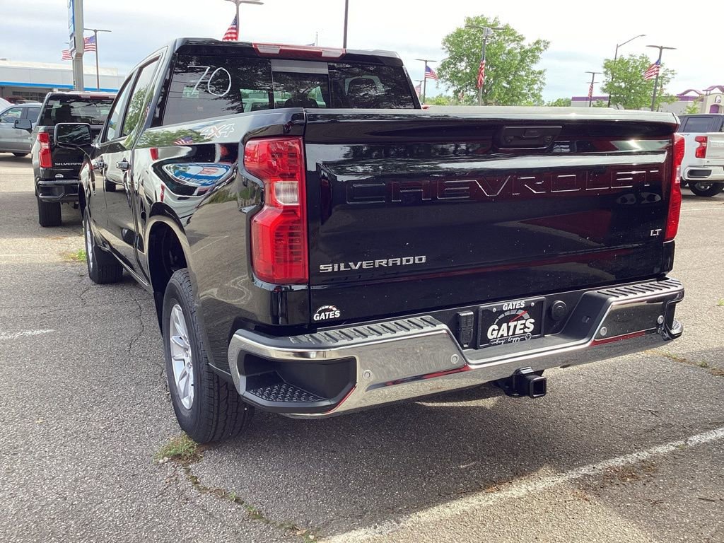 2025 Chevrolet Silverado 1500 LT photo 3