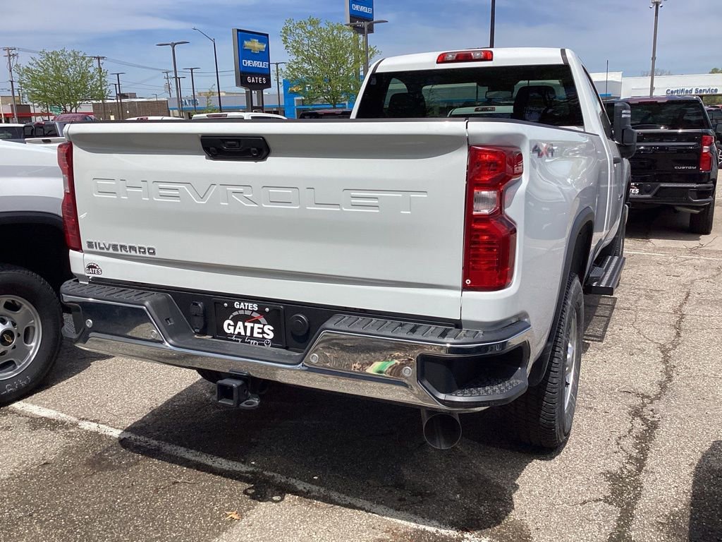 2025 Chevrolet Silverado 3500HD photo 4