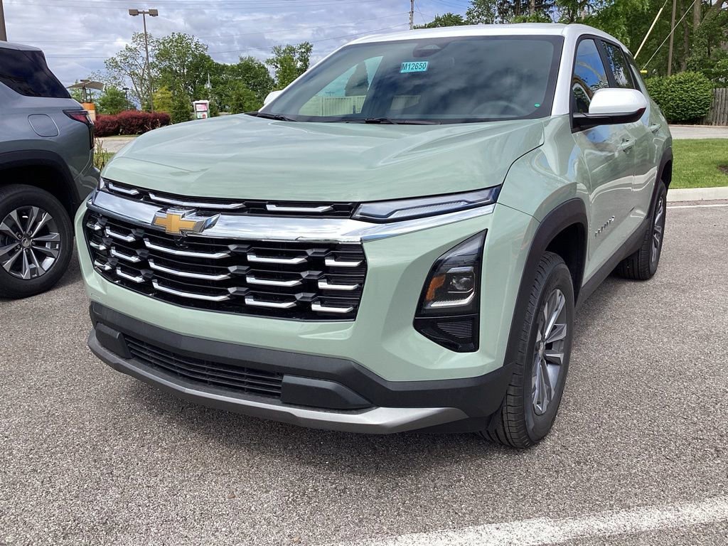 2026 Chevrolet Equinox LT photo 2