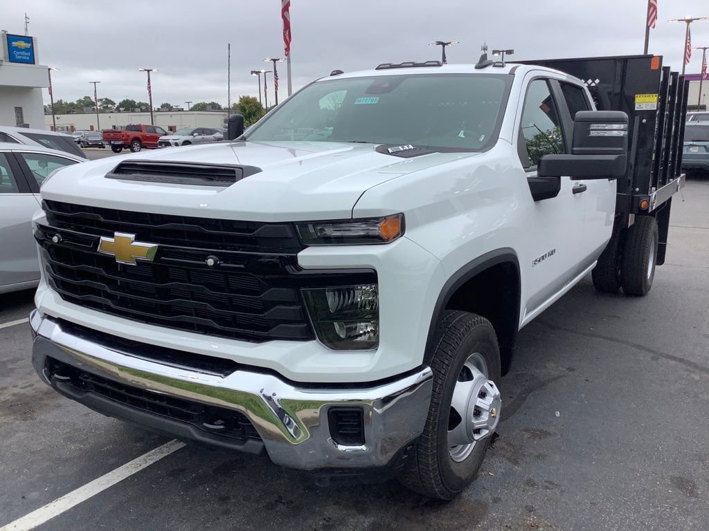 2024 Chevrolet Silverado 3500HD Work Truck photo 2