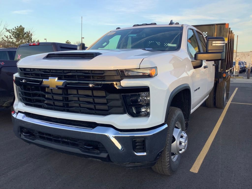 2024 Chevrolet Silverado 3500HD Work Truck photo 2