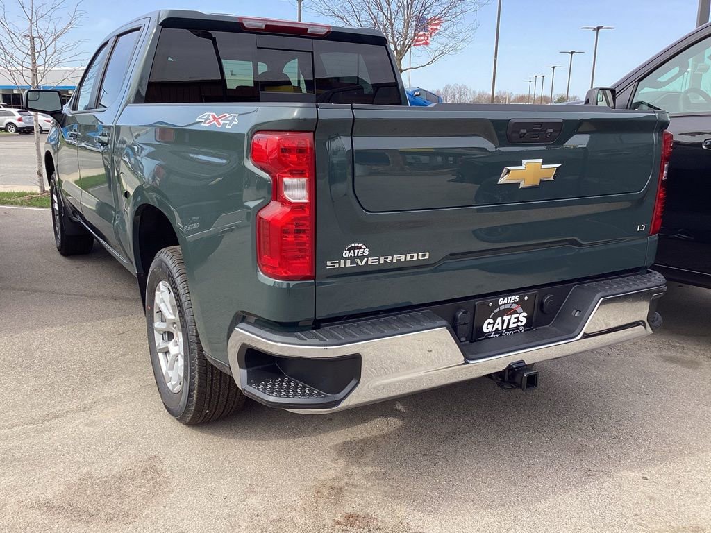 2025 Chevrolet Silverado 1500 LT photo 3