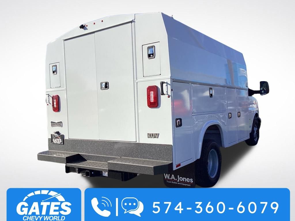 2025 Chevrolet Express 3500 Cutaway Van photo 2