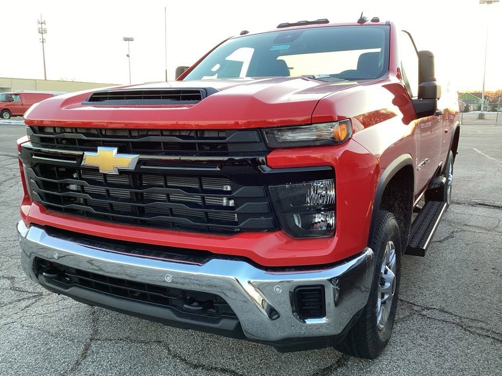 2025 Chevrolet Silverado 2500HD Work Truck photo 2