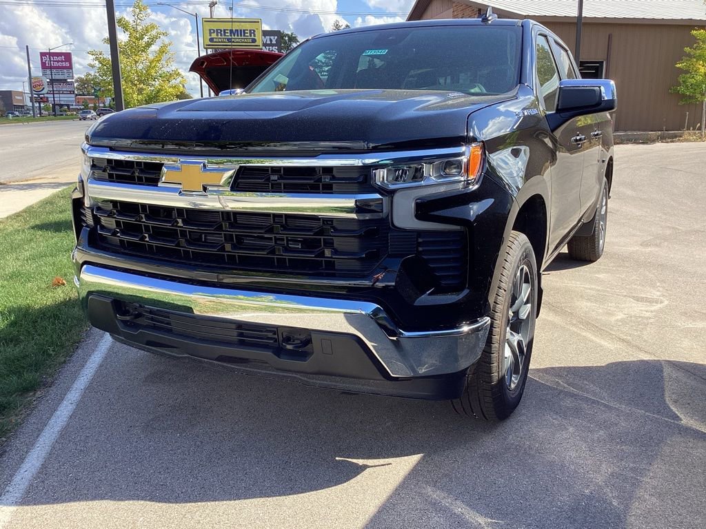 2026 Chevrolet Silverado 1500 LT photo 2