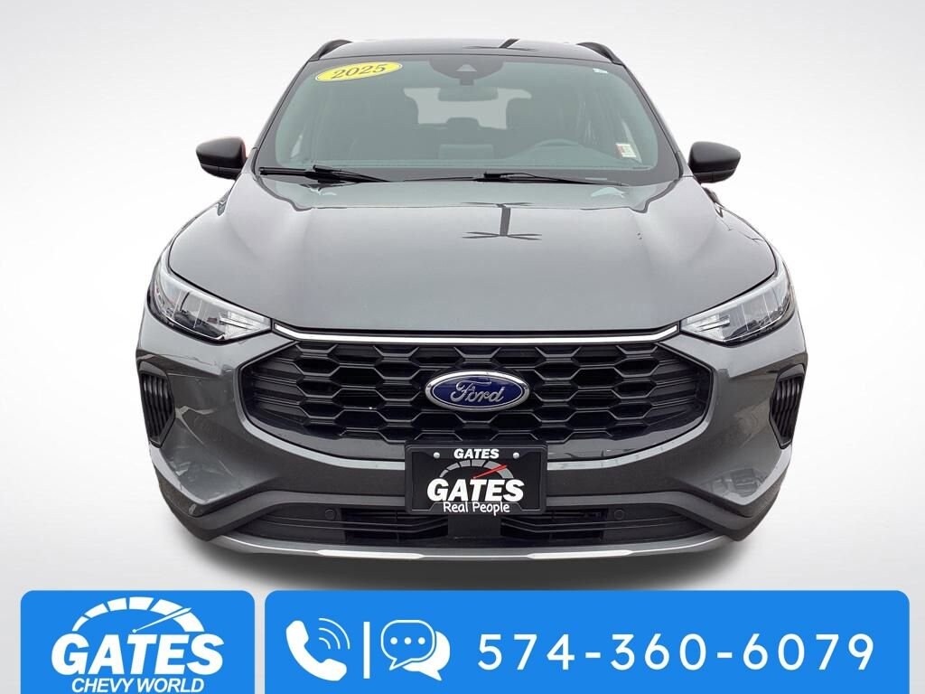 2025 Ford Escape ST-Line photo 2