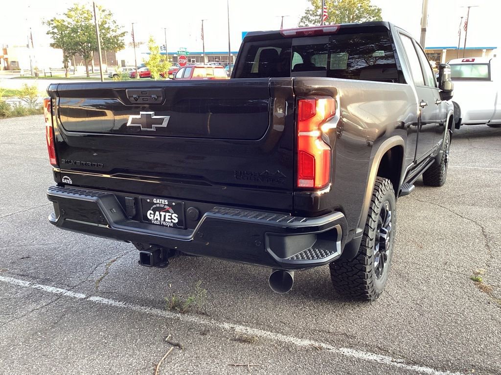 2025 Chevrolet Silverado 2500HD High Country photo 4
