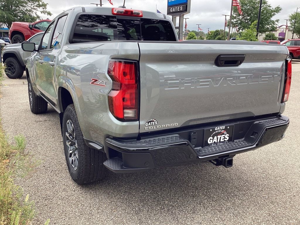 2025 Chevrolet Colorado Z71 photo 3