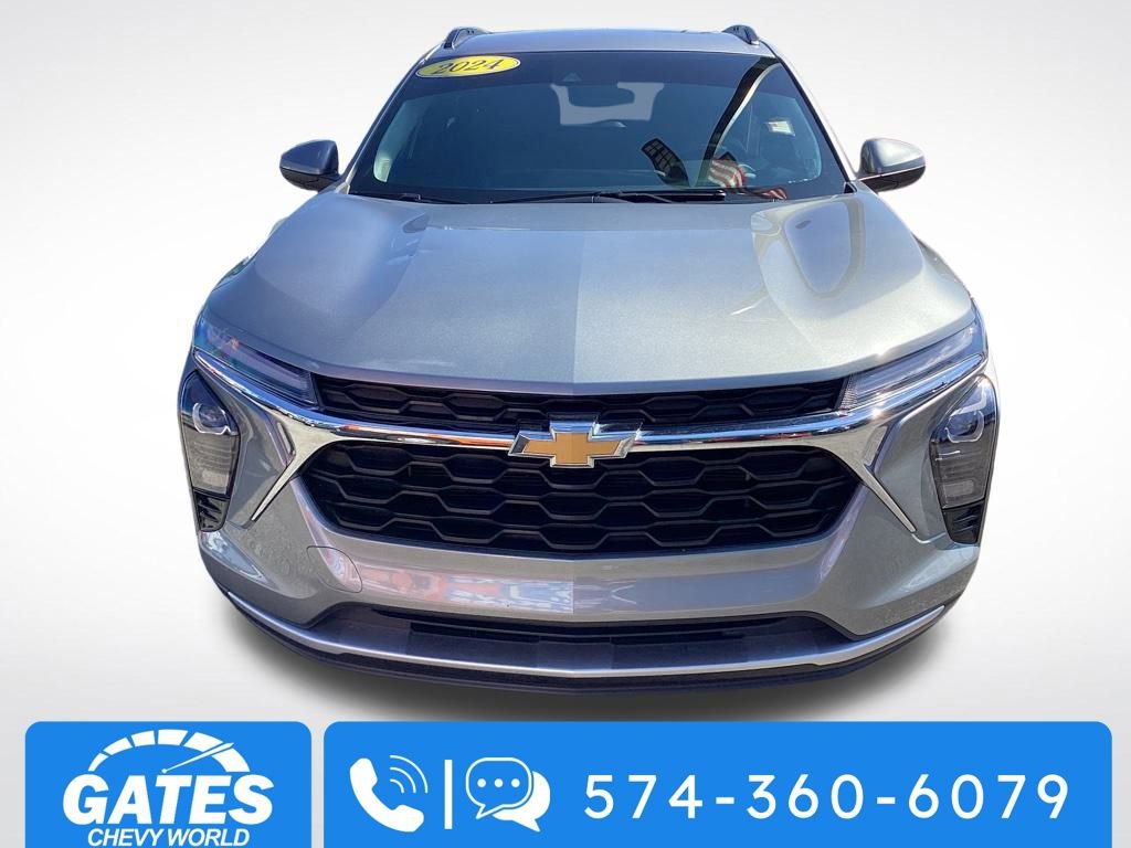2024 Chevrolet Trax LT photo 2