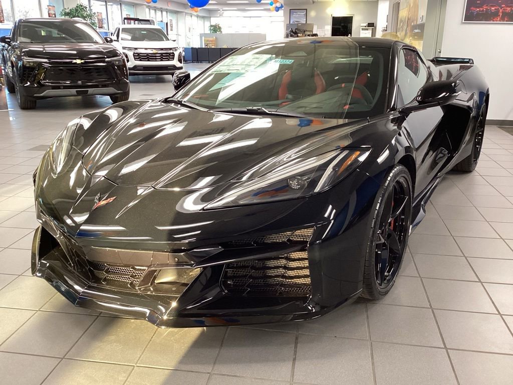 2025 Chevrolet Corvette E-Ray 2LZ Convertible photo 2