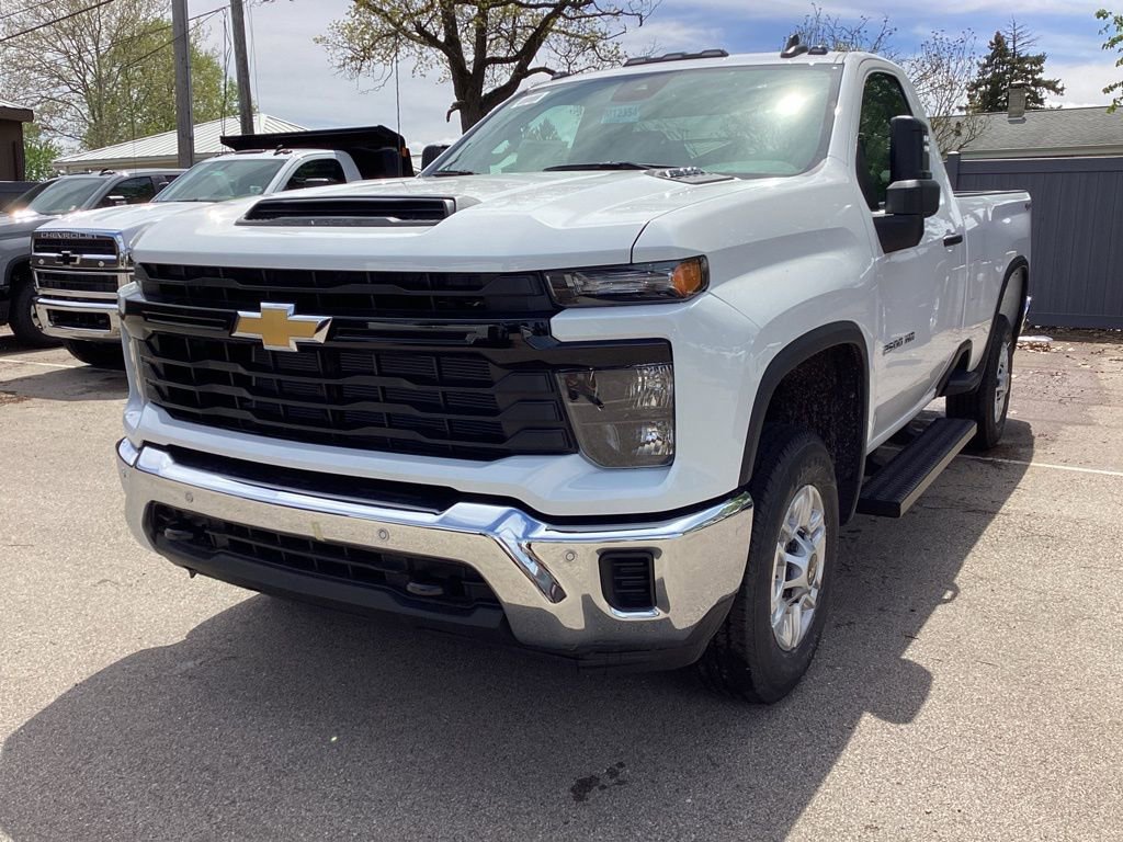 2025 Chevrolet Silverado 2500HD photo 2