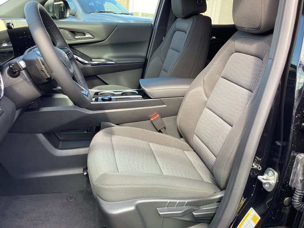 2026 Chevrolet Equinox LT photo 4