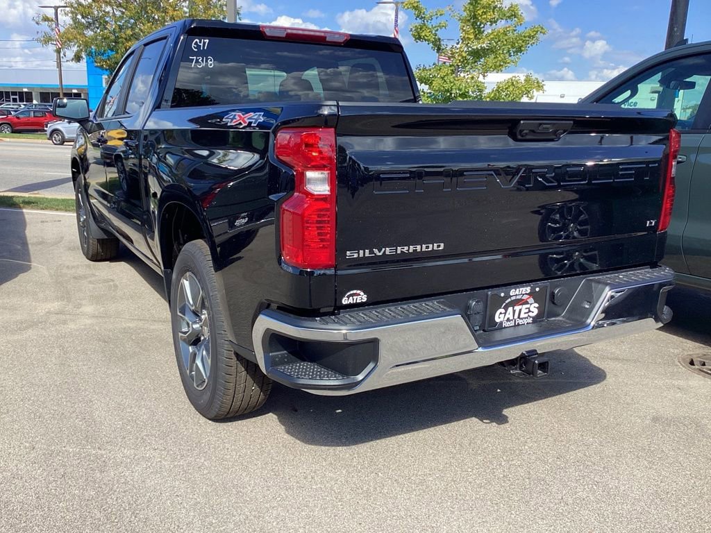 2026 Chevrolet Silverado 1500 LT photo 2