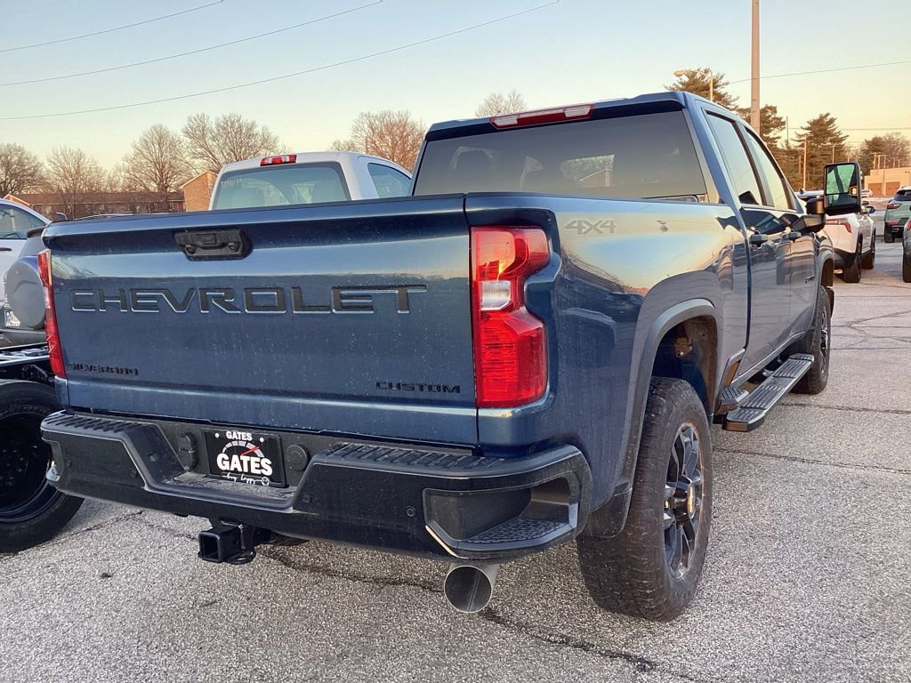 2025 Chevrolet Silverado 2500HD Custom photo 4