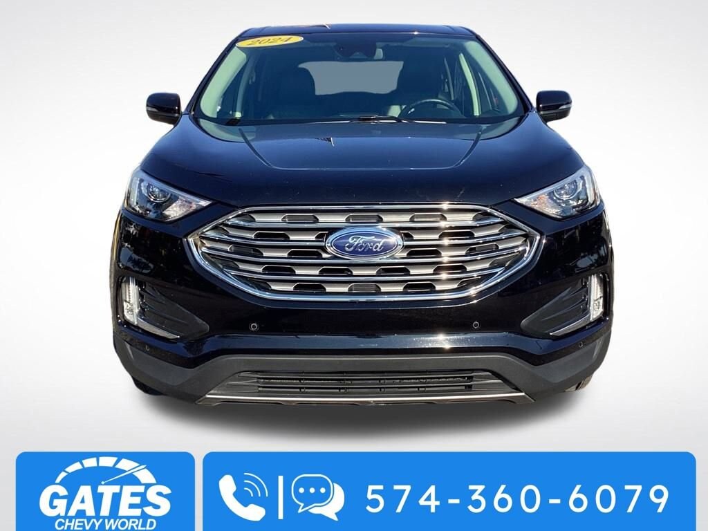 2024 Ford Edge Titanium photo 2