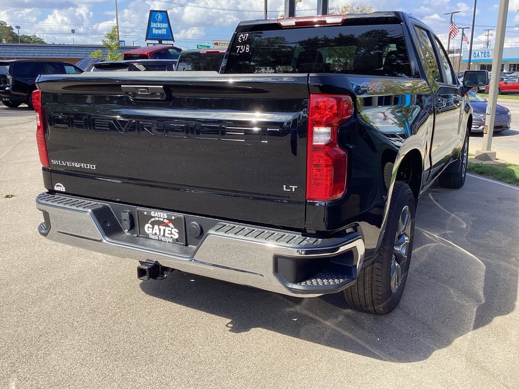 2026 Chevrolet Silverado 1500 LT photo 3