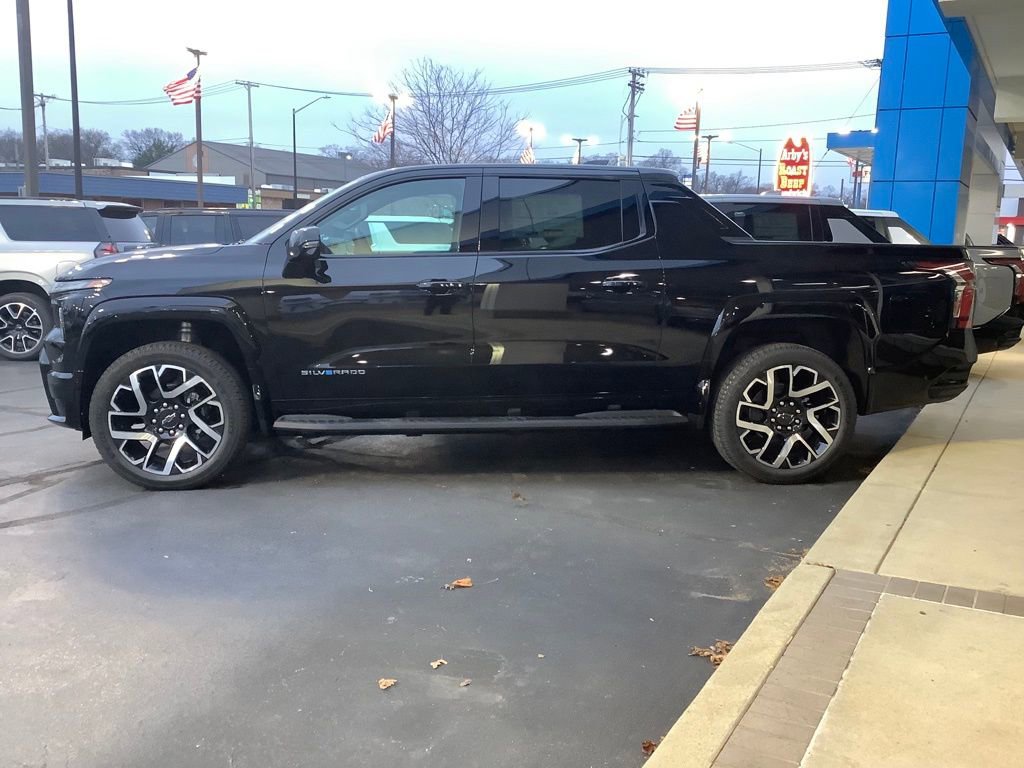 2025 Chevrolet Silverado EV RST photo 3