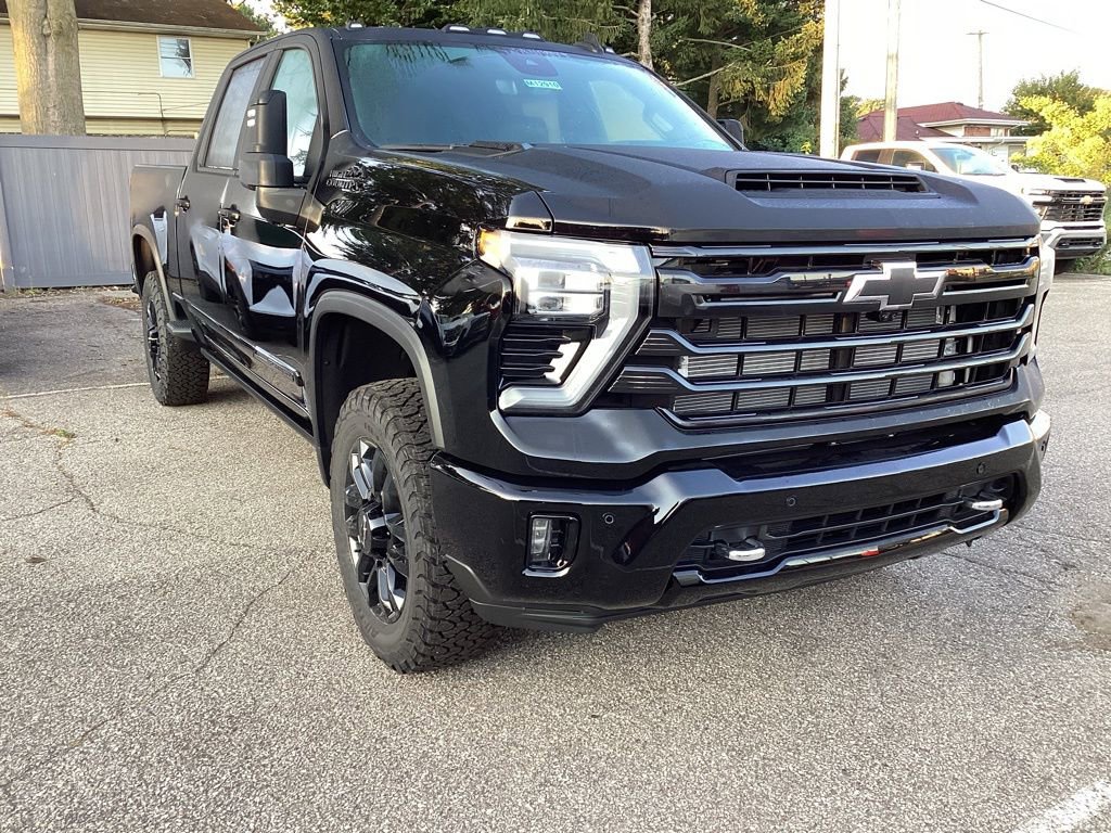 2025 Chevrolet Silverado 2500HD High Country photo 2