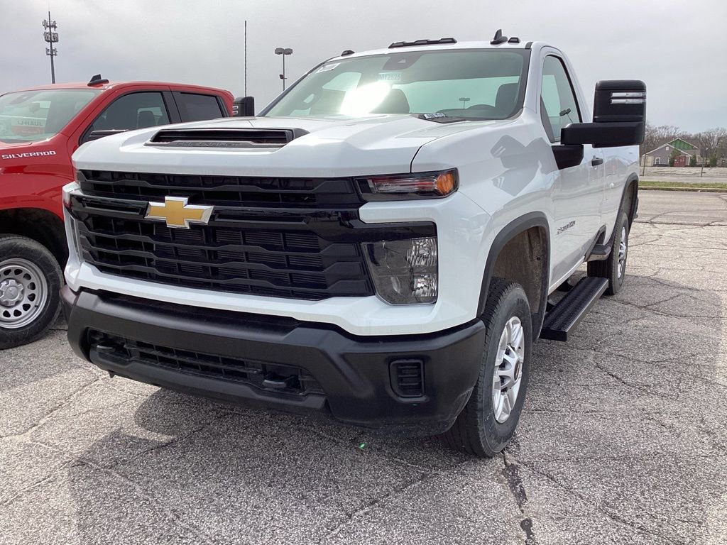 2025 Chevrolet Silverado 2500HD photo 2