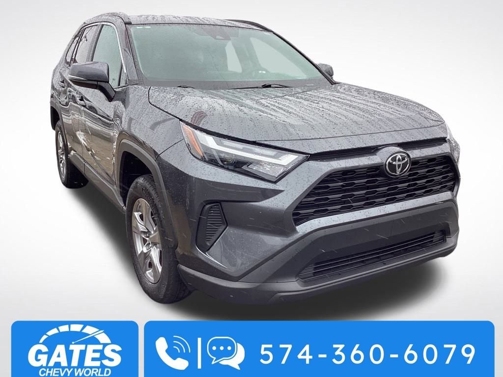 2025 Toyota RAV4 XLE's photo