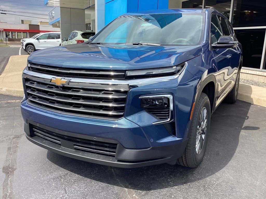2026 Chevrolet Traverse photo 2