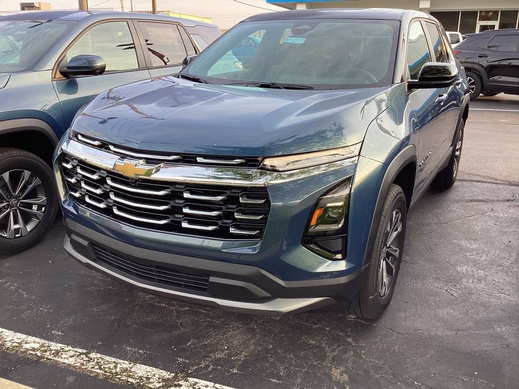 2026 Chevrolet Equinox LT photo 2