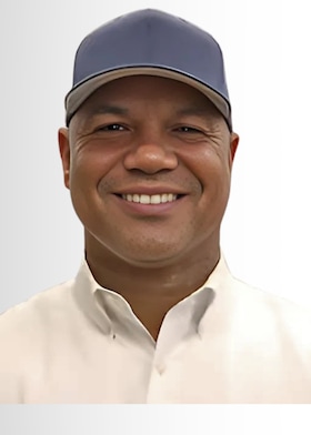Staff member Mike Smith from ID_6422625c3cb5