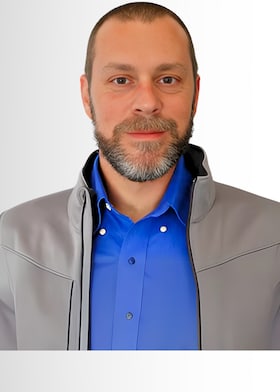 Staff member Andrew Watson from ID_dd757e1974b8