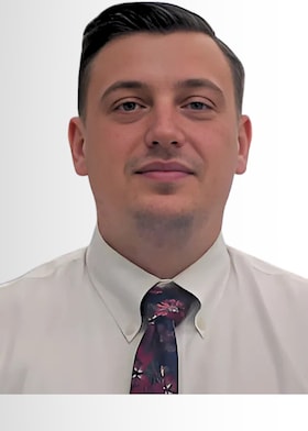 Staff member Jeffery Miller from ID_87eca87d8500