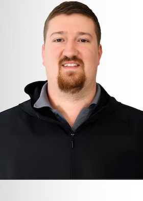 Staff member Johnny Lary from ID_dd757e1974b8