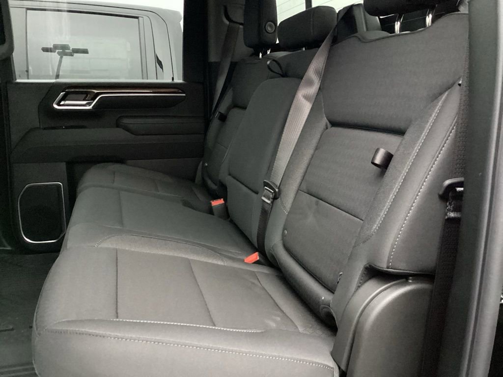 2025 Chevrolet Silverado 2500HD LT photo 4