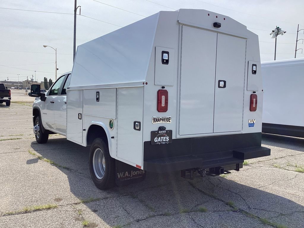 2025 Chevrolet Silverado 3500HD Work Truck photo 2