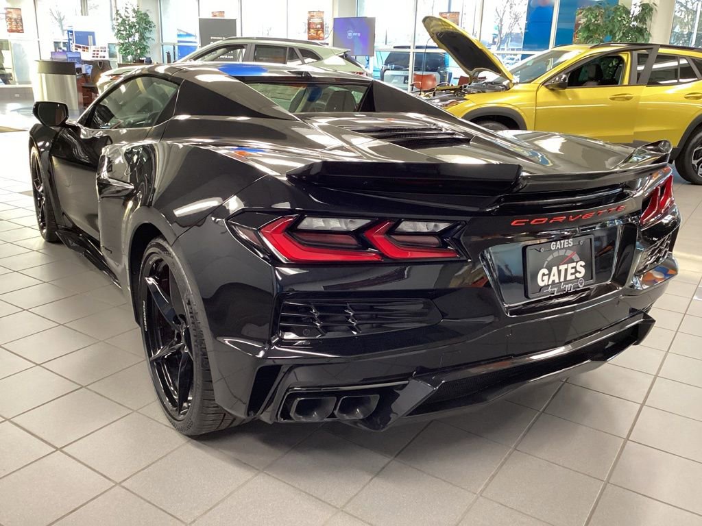 2025 Chevrolet Corvette E-Ray 2LZ Convertible photo 3
