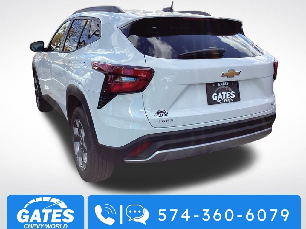 2025 Chevrolet Trax LT photo 3