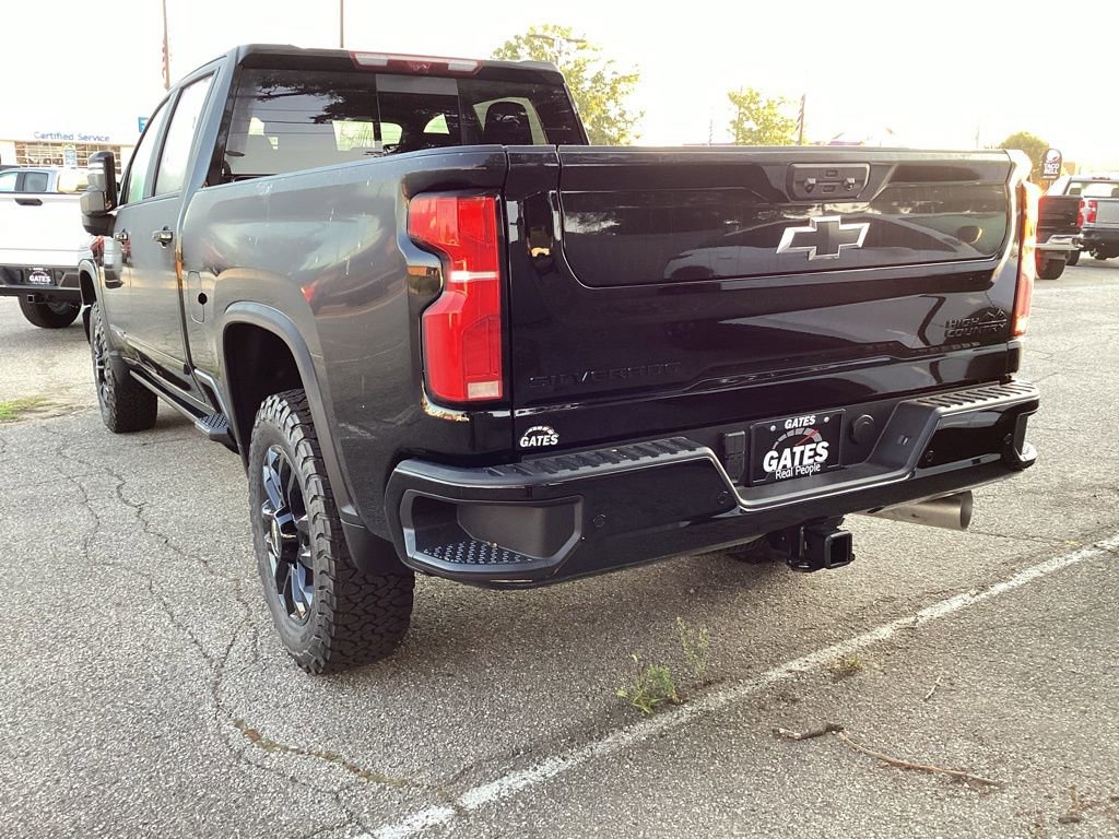 2025 Chevrolet Silverado 2500HD High Country photo 3
