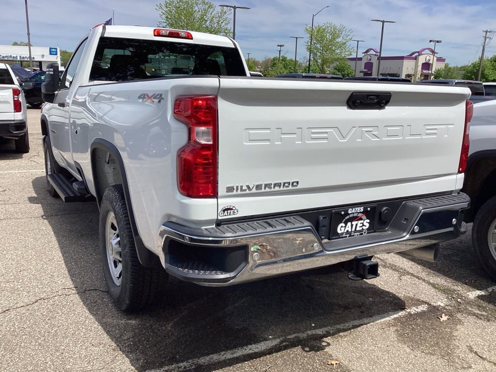 2025 Chevrolet Silverado 3500HD photo 3