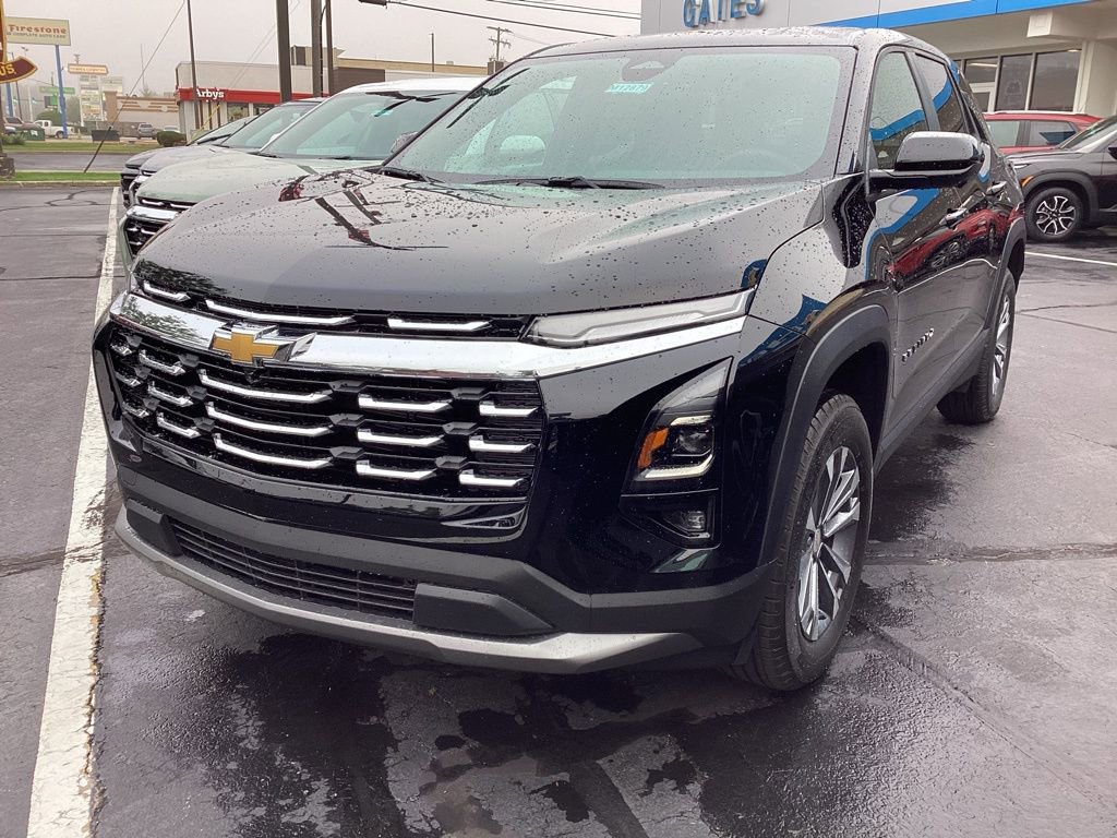 2026 Chevrolet Equinox LT photo 2