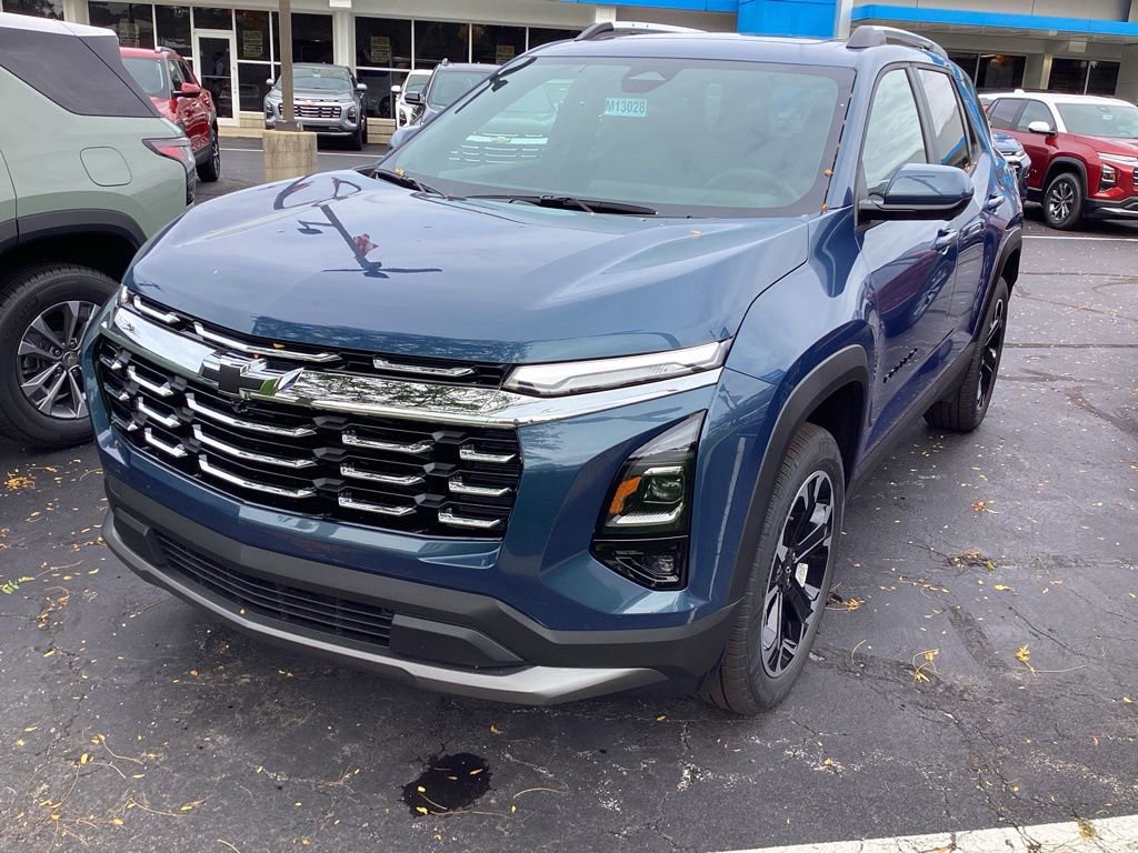 2026 Chevrolet Equinox LT photo 2
