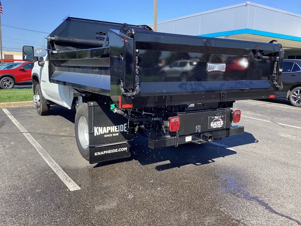 2025 Chevrolet Silverado 3500HD Work Truck photo 2