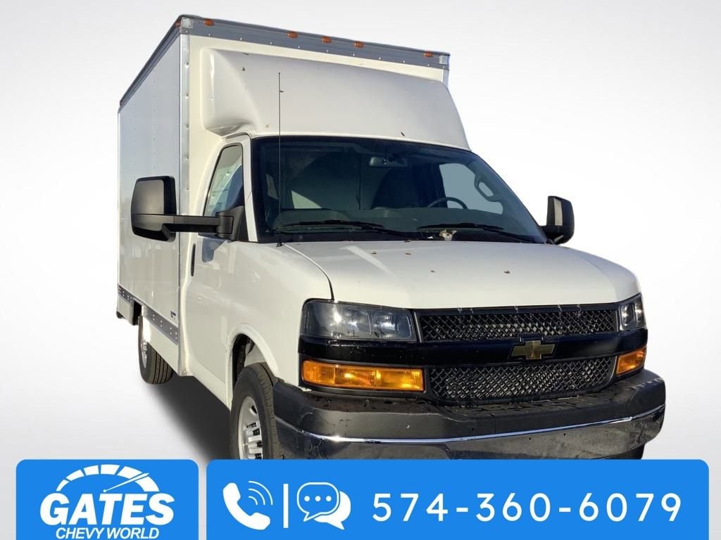 2024 Chevrolet Express Cutaway Base's photo